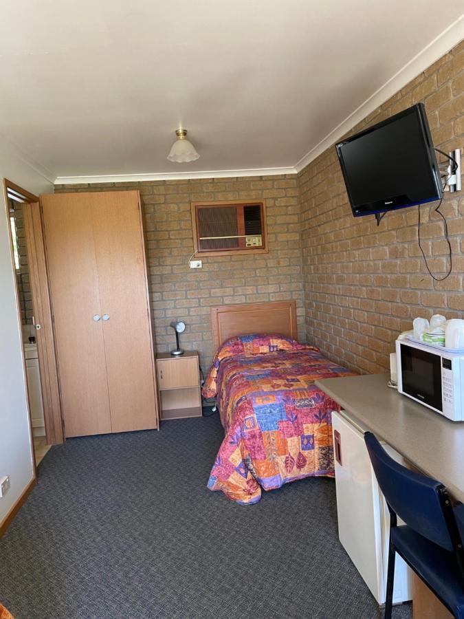 Darling Junction Motor Motel