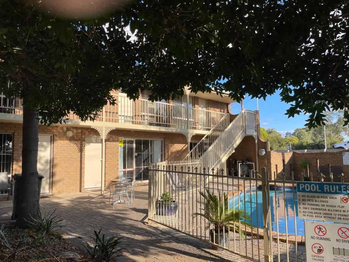 Darling Junction Motor Motel