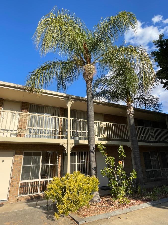 Darling Junction Motor Motel Wentworth
